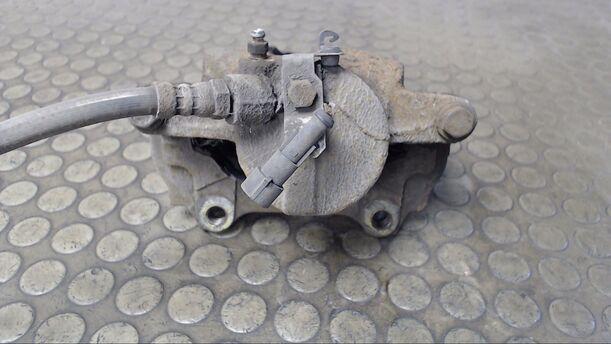 Foto: BREMSSATTEL VORNE LINKS eines Fiat Stilo 1.6 16V CL