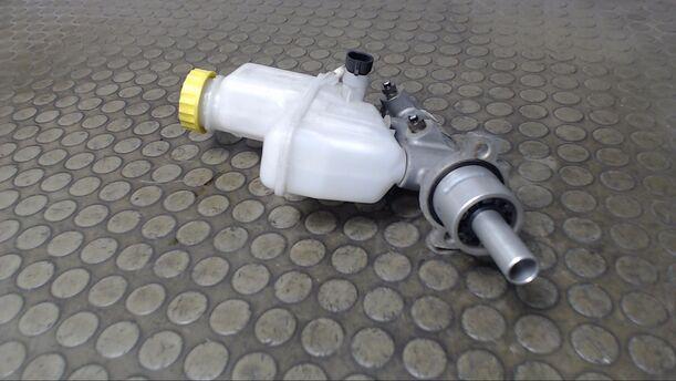 Foto: HAUPTBREMSZYLINDER eines Fiat Stilo 1.6 16V