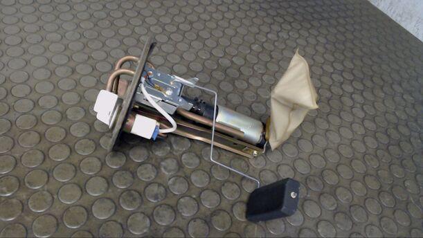 Foto: KRAFTSTOFFPUMPE eines Mazda Demio 1.4