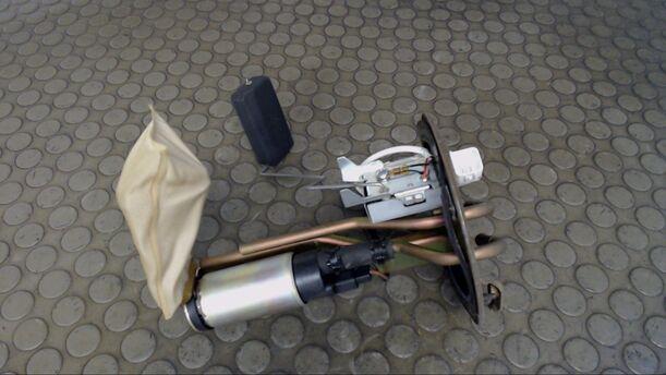 Foto: KRAFTSTOFFPUMPE eines Mazda Demio 1.4