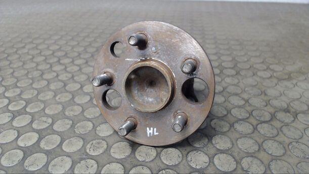 Foto: RADBABEL HINTEN LINKS eines Toyota Avensis 1.8
