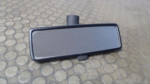 Foto: INNENSPIEGEL eines VW Polo 60