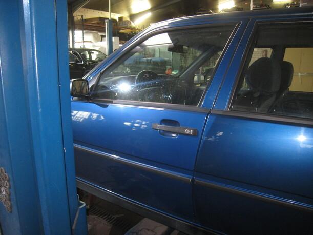 Foto: TÜR VORN LINKS eines Volvo 460 2.0i