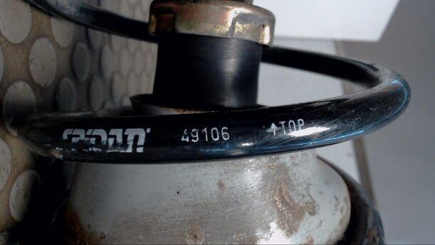 Foto: FEDERBEIN VORN LINKS eines Volvo 460 2.0i GL