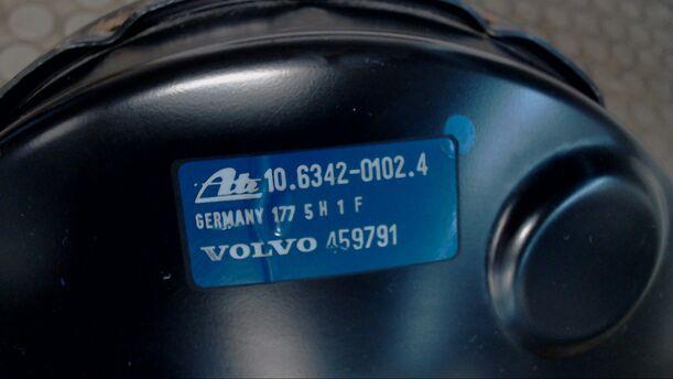 Foto: BREMSKRAFTVERSTÄRKER eines Volvo 460 2.0i GL