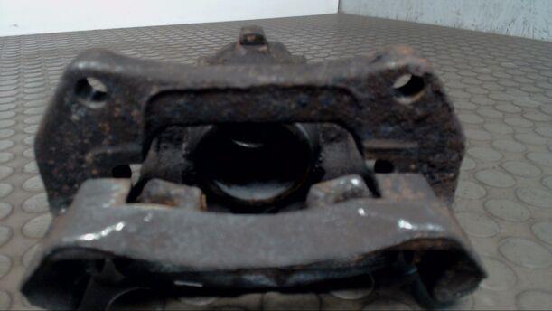 Foto: BREMSSATTEL VORN LINKS eines Volvo 460 2.0i GL