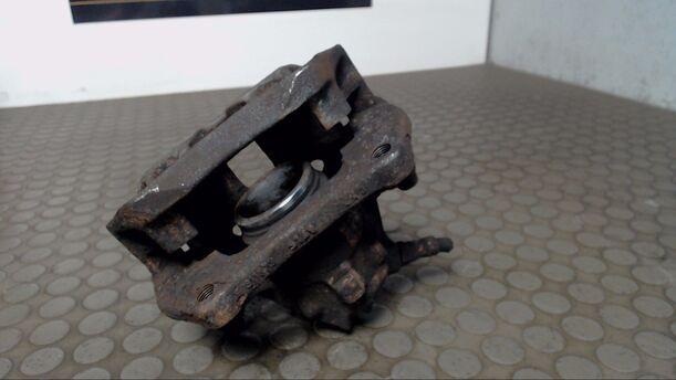 Foto: BREMSSATTEL VORN LINKS eines Volvo 460 2.0i GL