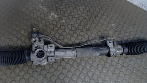 Foto: SERVOLENKUNG eines Volvo 460 2.0i GL
