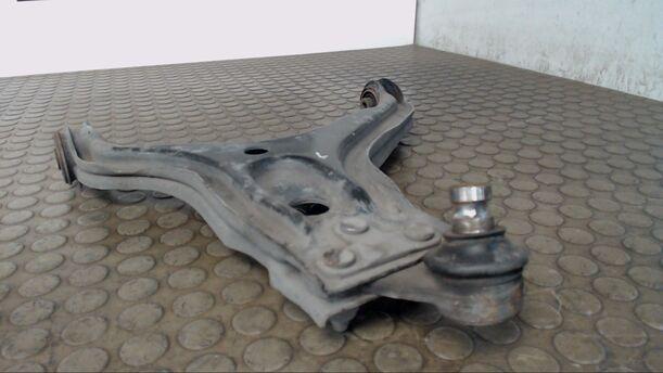 Foto: QUERLENKER VORN LINKS UNTEN eines Audi 80 2.0 E Eco