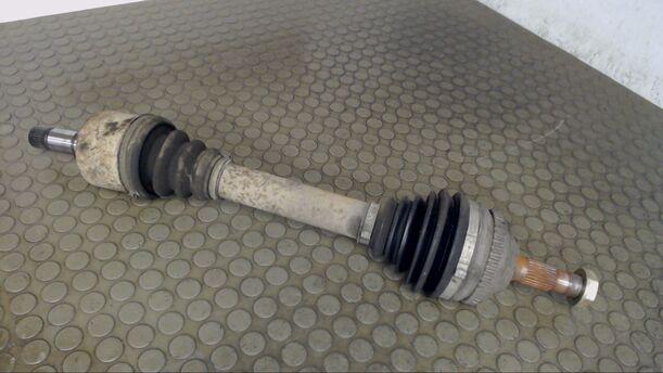Foto: ANTRIEBSWELLE VORN LINKS eines Peugeot 406 Break HDi Eco