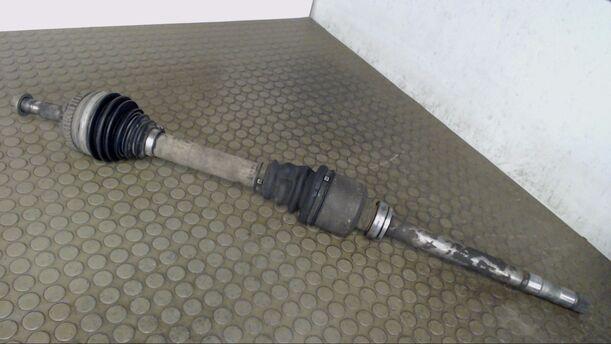 Foto: ANTRIEBSWELLE VORN RECHTS eines Peugeot 406 Break HDi Eco
