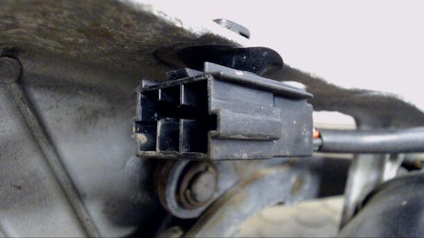 Foto: SCHEIBENWISCHERMOTOR VORN eines Renault Twingo 1.2