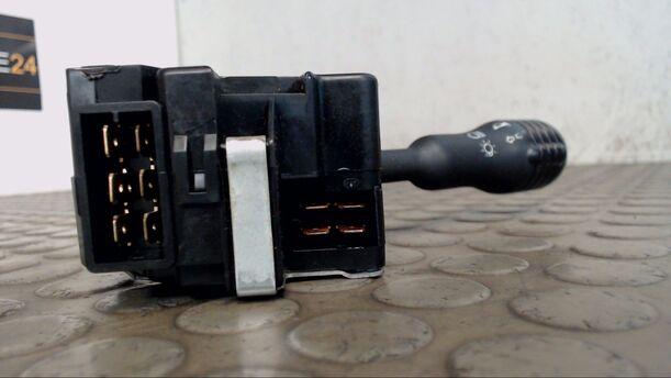 Foto: BLINKERSCHALTER/KOMBISCHALTER eines Renault Twingo 1.2