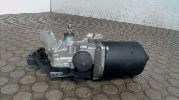 Foto: SCHEIBENWISCHERMOTOR VORN eines Toyota Avensis 2.0 D-4D Combi CL