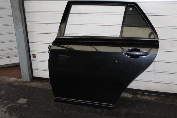 Foto: TÜR HINTEN LINKS eines Toyota Avensis 2.0 D-4D Combi CL