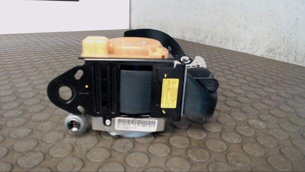 Foto: SICHERHEITSGURT VORNE LINKS eines Toyota Avensis 2.0 D-4D Combi CL