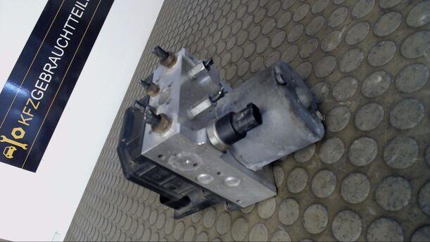 Foto: HAUPTBREMSAGGREGAT ABS eines Toyota Avensis 2.0 D-4D Combi CL