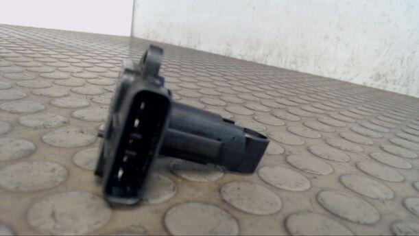 Foto: LUFTMASSENMESSER DENSO eines Toyota Avensis 2.0 D-4D Combi CL