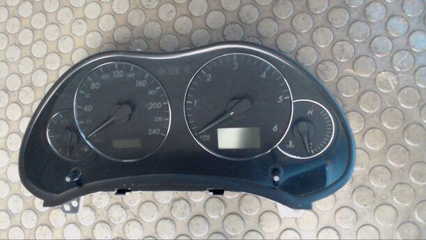 Foto: TACHOEINHEIT eines Toyota Avensis 2.0 D-4D Combi CL