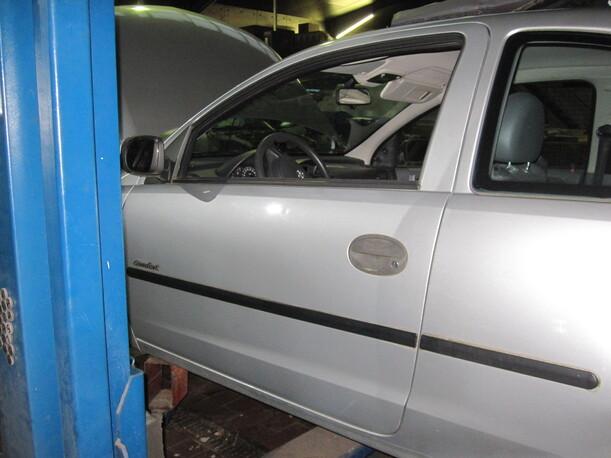 Foto: TÜR VORN LINKS (2/3-türer) eines Opel Corsa 1.2 16V