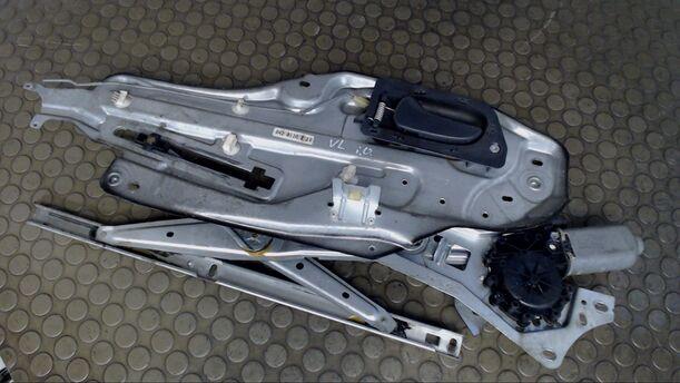 Foto: FENSTERHEBER ELEKTRISCH VORN LINKS eines Renault Laguna Grandtour 2.0 16V Comfortline