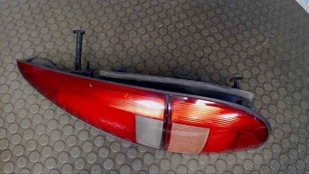 Foto: HECKLEUCHTE/ RÜCKLICHT  RECHTS eines Renault Laguna Grandtour 2.0 16V Comfortline