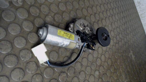 Foto: SCHEIBENWISCHERMOTOR HINTEN eines Renault Laguna Grandtour 2.0 16V Comfortline