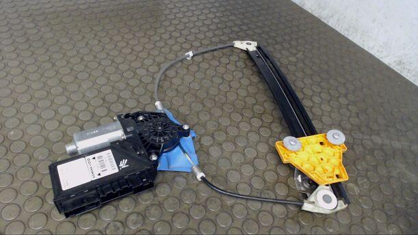 Foto: FENSTERHEBER HINTEN LINKS eines Audi A4 Avant 2.5 TDI quattro CL