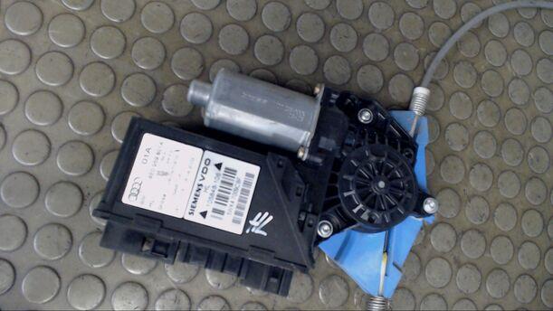 Foto: FENSTERHEBER HINTEN LINKS eines Audi A4 Avant 2.5 TDI quattro CL