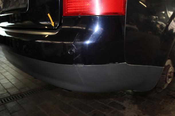 Foto: STOSSFÄNGER / STOßSTANGE HINTEN eines Audi A4 Avant 2.5 TDI quattro CL