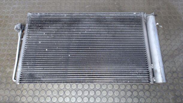 Foto: KONDENSATOR KLIMAANLAGE eines BMW 520 D TOURING CL