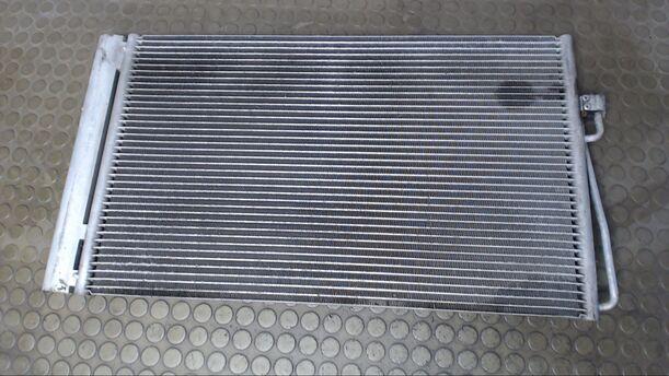Foto: KONDENSATOR KLIMAANLAGE eines BMW 520 D TOURING CL