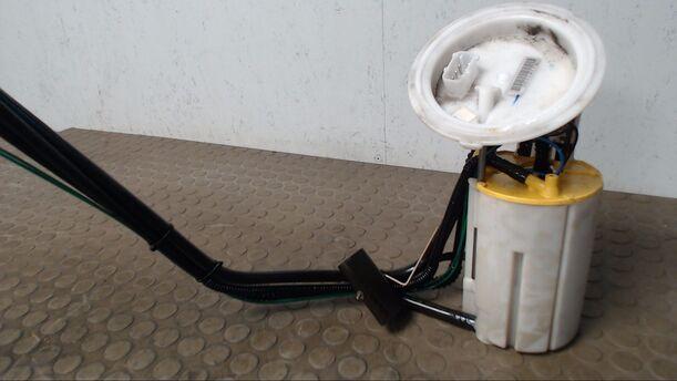 Foto: KRAFTSTOFFPUMPE eines BMW 520 D TOURING CL