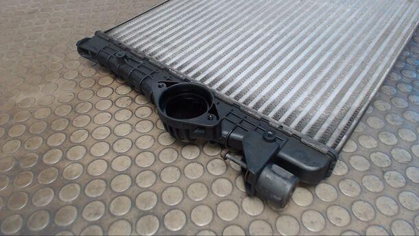 Foto: LADELUFTKÜHLER eines VW Sharan 1.9 TDI