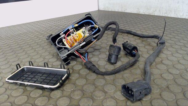 Foto: STEUERGERÄT ELEKTROLÜFTER / WANDLER KLIMA KÜHLUNG eines BMW 530d touring CL