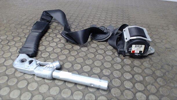 Foto: SICHERHEITSGURT MIT STRAFFER VORNE LINKS eines BMW 520 D TOURING CL
