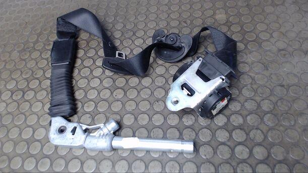 Foto: SICHERHEITSGURT MIT STRAFFER VORNE LINKS eines BMW 520 D TOURING CL