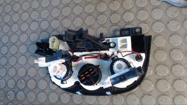 Foto: HEIZUNGSBETÄTIGUNG eines Chevrolet Matiz 0.8 Cup