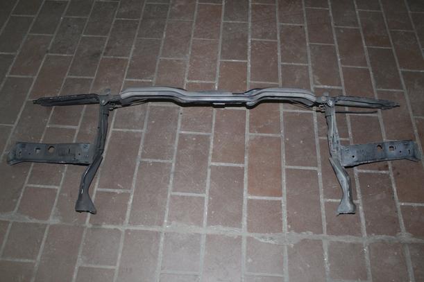 Foto: FRONTBLECH eines Audi A6 2.6 CL