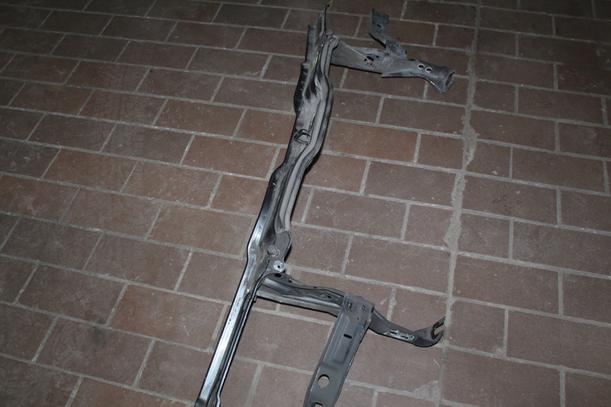 Foto: FRONTBLECH eines Audi A6 2.6 CL