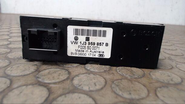 Foto: FENSTERHEBERSCHALTER eines VW Golf 1.9 TDI CL