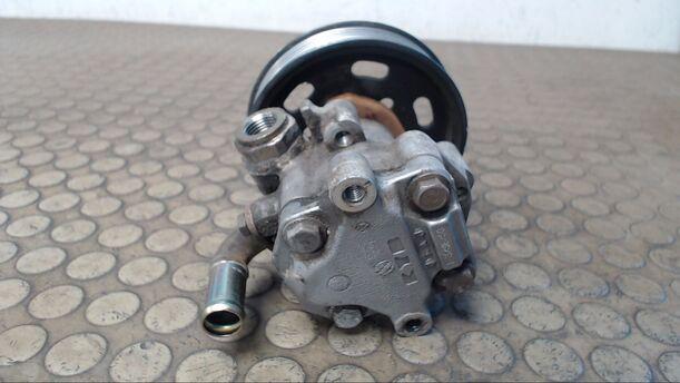 Foto: PUMPE SERVOLENKUNG eines VW Golf 1.9 TDI CL