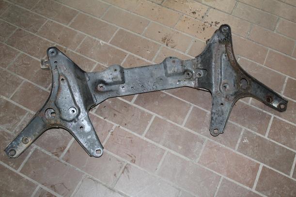 Foto: ACHSKÖRPER / ACHSE VORN eines Ford Escort Express D CL