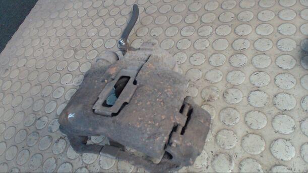 Foto: BREMSSATTEL VORN RECHTS eines Ford Escort Express D CL