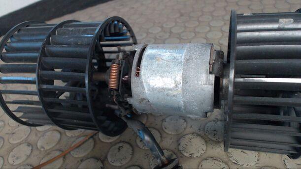 Foto: HEIZUNGSGEBLÄSE eines Ford Escort Express D CL