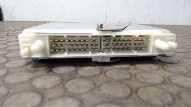 Foto: STEUERGERÄT AUTOMATIKGETRIEBE eines Volvo 850 2.5-10V CL