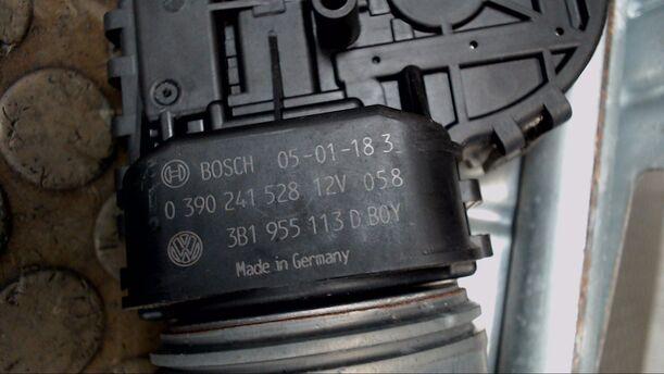 Foto: SCHEIBENWISCHERMOTOR VORN eines VW Passat Variant 2.0 TDI DPF