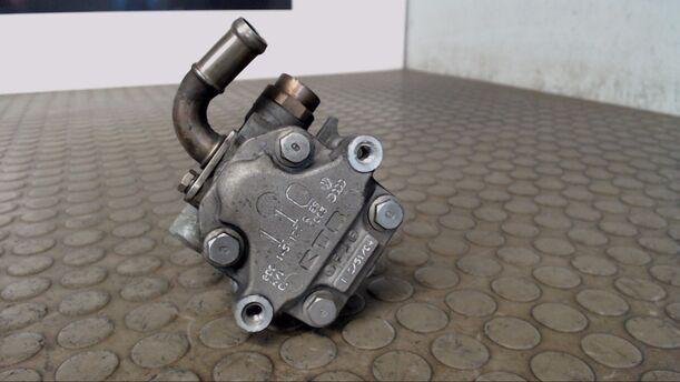 Foto: PUMPE SERVOLENKUNG eines VW Passat Variant 2.0 TDI DPF