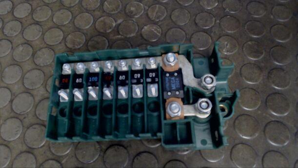 Foto: SICHERUNGSKASTEN BATTERIE eines BMW 530d touring Ambiente
