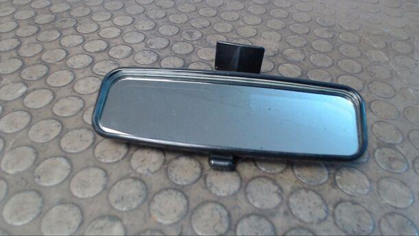 Foto: INNENSPIEGEL eines Ford Fiesta Ambiente